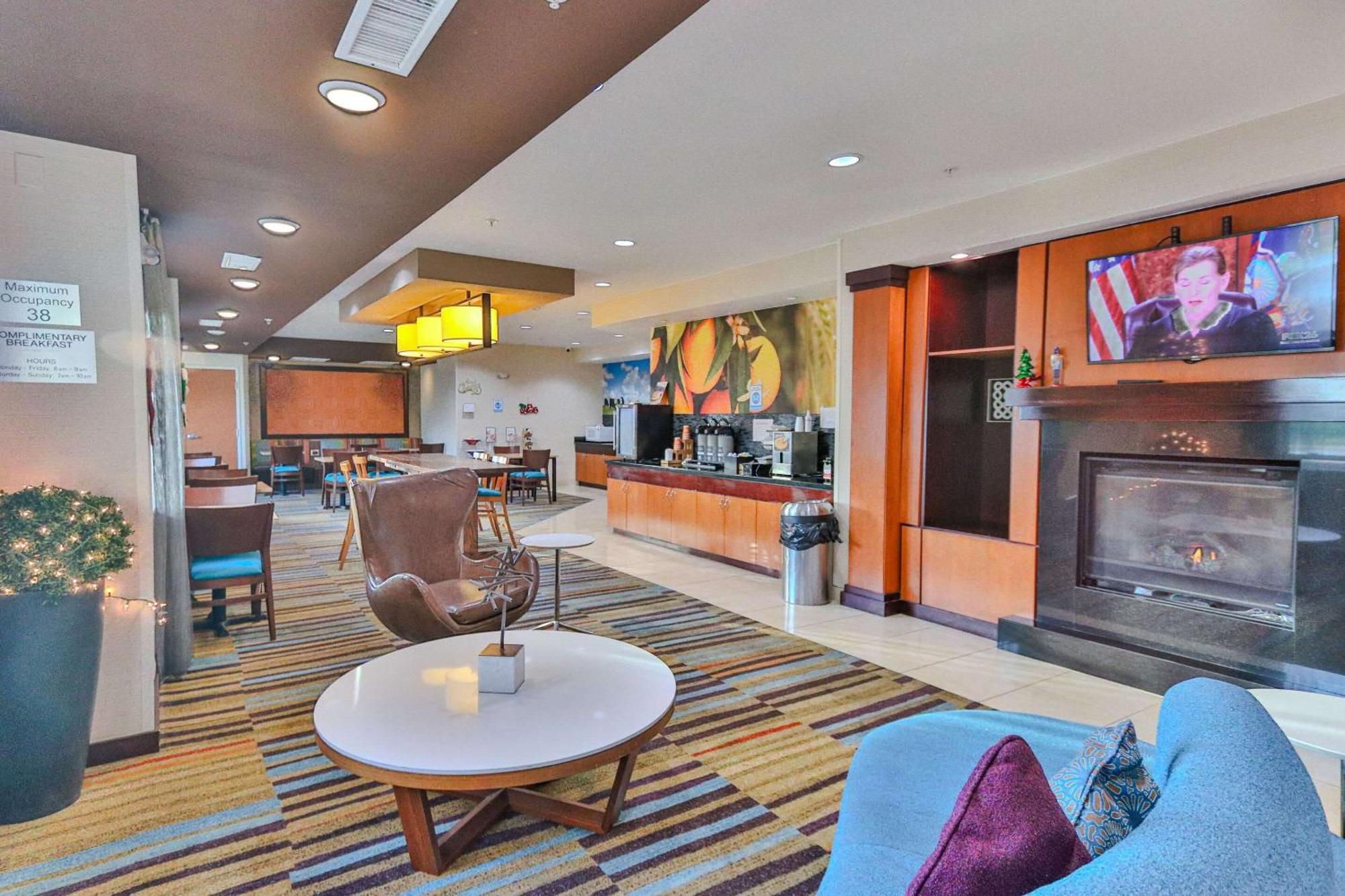 Comfort Inn & Suites Westfield Exteriér fotografie